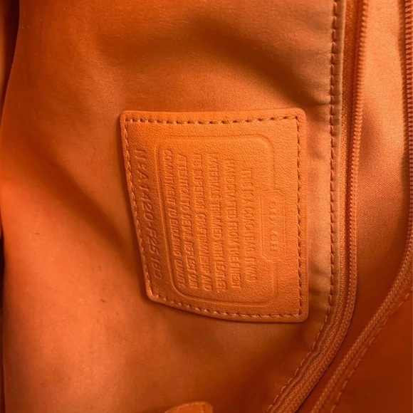 HTF Spring or Summer Coach Purse - Picture 6 of 8